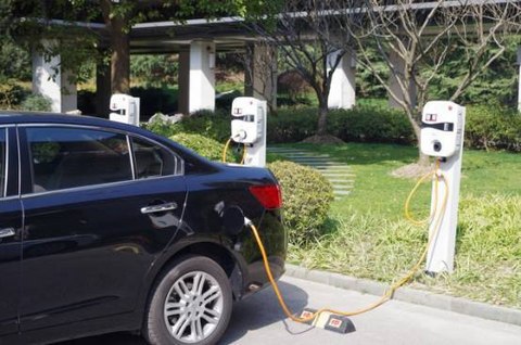 新能源汽车充电时可以启动车辆吗