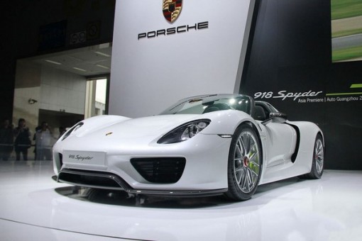 保时捷918 Spyder<a class='link' href='http://car.d1ev.com/find/00_2-100_00_2_00_00_00_A.html' target='_blank'>插电式混合动力</a>