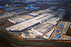 未满负荷运转/计划每周20500辆，特斯拉将上海工厂维持93％的产能