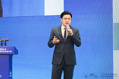 中国汽车工业协会王耀：国内主流自动驾驶企业累计行驶里程之和不到特斯拉的10%